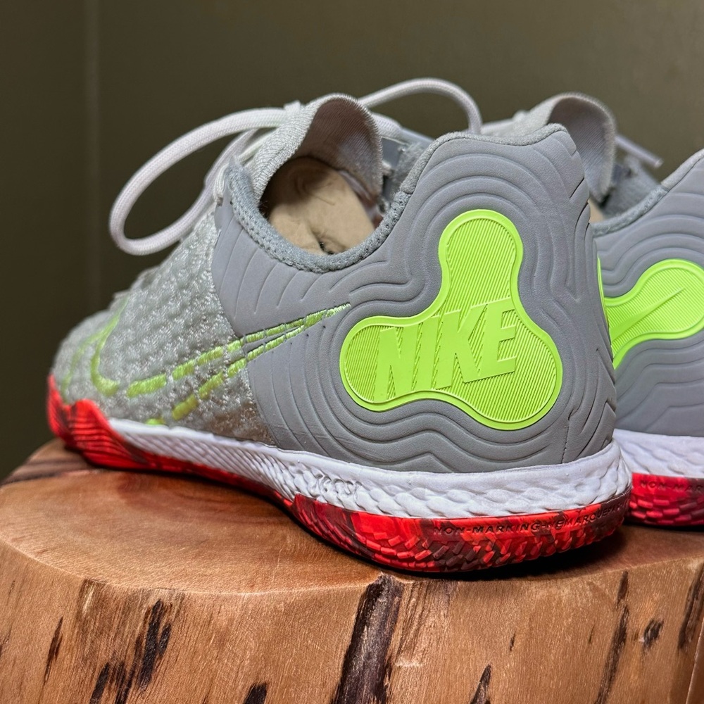 Nike React Gato IC (Unisex) Indoor Soccer Shoes - Picture 6 of 13
